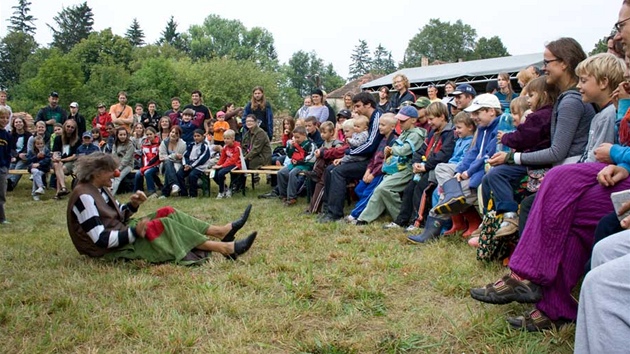 Kdo si hraje, nezlobí. A to platí i na konci prázdnin... (Ilustraní snímek)