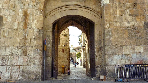 Vstup do Starého msta od Olivetské hory, Getsemanské zahrady i Kostela vech