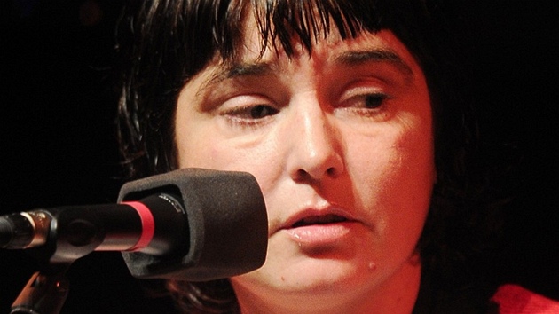 Sinéad O´Connor shodila vlasy i pár kil.