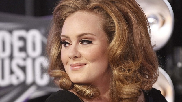 Úsmv je na míst. Podle oficiálních hitparád Adele vydala nejprodávanjí desku století.