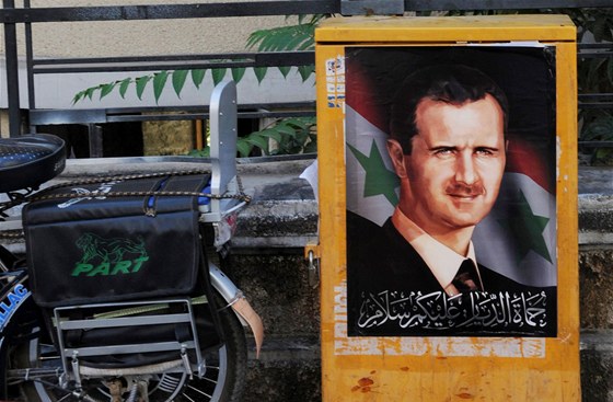 Za hranicemi Damaku zaíná jiná Sýrie. Po cest do msta Hama, ohniska nynjího povstání, najednou nápadn pibývá vojenských kontrolních stanovi, popisuje turecký reportér.