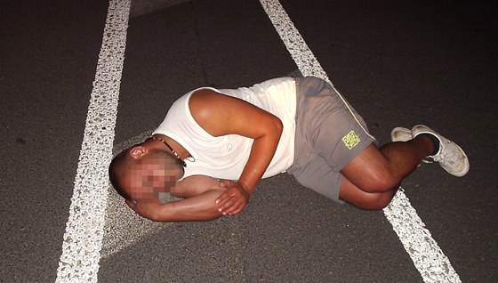 Stráníci zachraovali v Chomutov opilého mue, který usnul v noci pímo