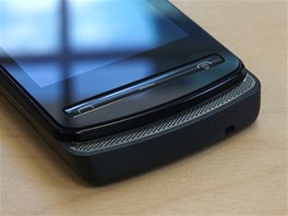 Nokia 700