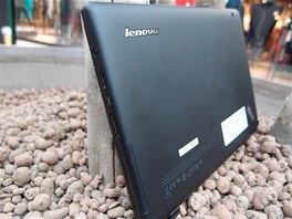 Lenovo ThinkPad Tablet - zadn strana a konektory