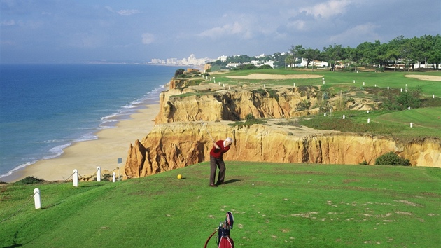 V Algarve mete hrát i golf.