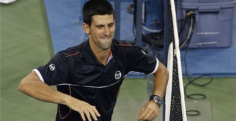 TANEC. Srbský tenista Novak Djokovi oslavil 60. výhru v sezon tanekem na