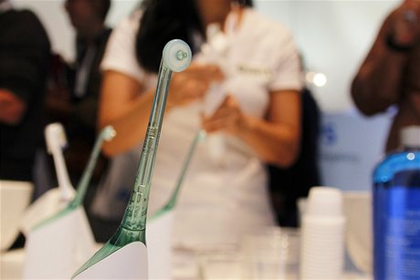 Philips SoniCare AirFloss - zubn ni budoucnosti