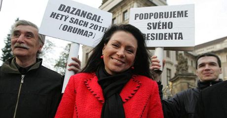 Jana Boboíková na demonstraci za podporu prezidenta v íjnu 2010