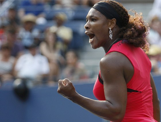 COME ON! Americká tenistka Serena Williamsová se povzbuzuje bhem zápasu