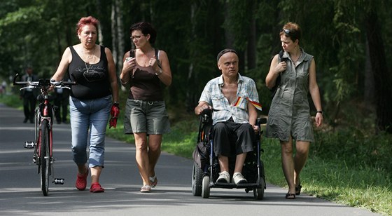 Turistická trasa pro vozíkáe v lesích u Hradce Králové