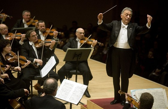 Zubin Mehta diriguje Izraelský filharmonický orchestr