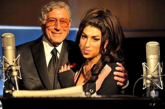 Tony Bennett a Amy Winehouse v londýnském studiu Abbey Road. Spolený duet byl