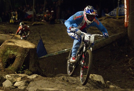 Michal Prokop na trati fourcrossu na mistrovství svta biker v Champéry. 