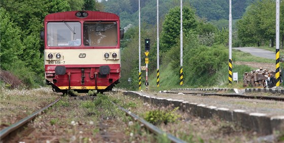 Nový námstek pro dopravu Pardubického kraj chce obnovit ped rokem zruené osobní vlaky na tratích, které ho spojují s Olomouckým krajem. Jeho vedení plán podporuje. (Ilustraní snímek)