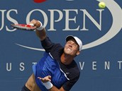 SE ZAPENM. esk tenista Tom Berdych ml v zpase tetho kola US Open