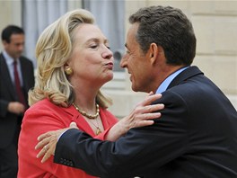 Francouzsk prezident Nicolas Sarkozy vt americkou ministryni zahraninch