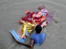 Hinduisté po celém svt uctívají jednoho ze svých nejoblíbenjích boh -