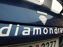 DIAMANT NA KAPOT. Vítz závodu luxusních aut Diamond Race, který 9. záí 2011