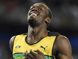 RADOST I ÚLEVA. Usain Bolt si v cíli vítzného závodu na 200 m mohl vydechnout