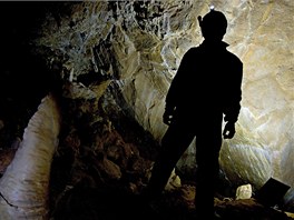 Snímky nov objevených jeskynních prostor v Javoíku. S jeskyái se do nich vydal i reportér a fotograf MF DNES.