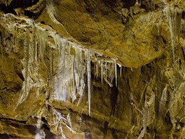 Snímky nov objevených jeskynních prostor v Javoíku. S jeskyái se do nich vydal i reportér a fotograf MF DNES.