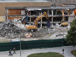 Demolice bývalého spoleenského sálu Sidia v sousedství olomouckého hotelu