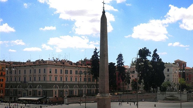 Piazza del Popolo s obeliskem