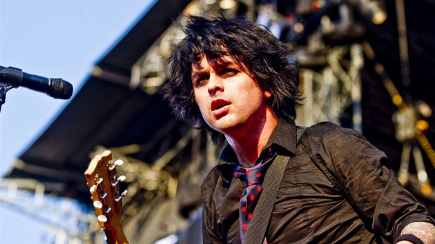 Billie Joe Armstrong z Green Day (na snímku pi praském vystoupení z ervna letoního roku) si vyzkouí i muzikálovou roli.