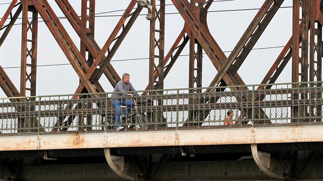 Chtrajc eleznin most v Praze v z 2011