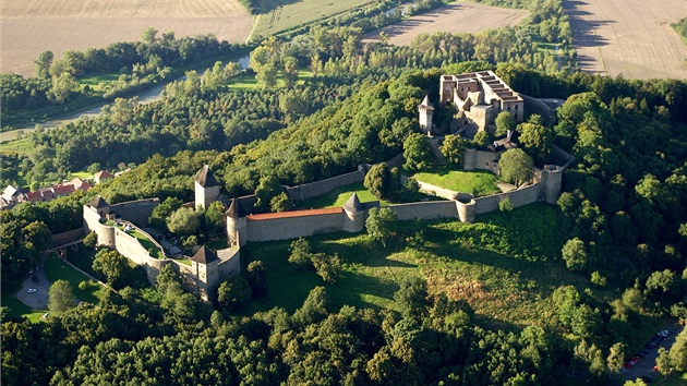 Letecký zábr hradu Helftýn