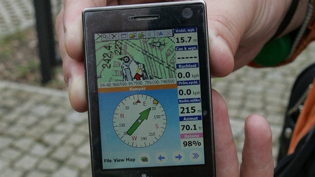 Bez GPS nelze geocaching hrát, schránku, nebo-li keku, nenajdete.