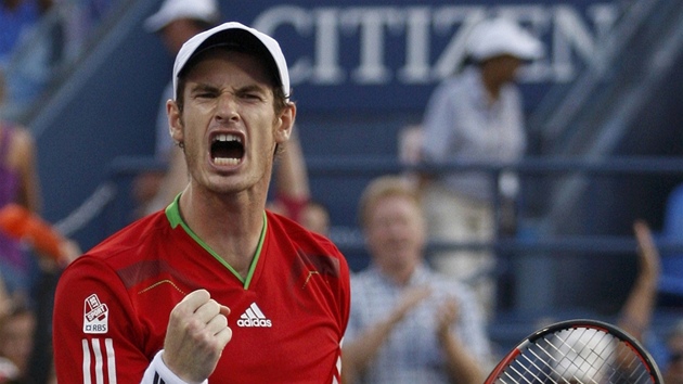 KDO SE SMJE NAPOSLED... Andy Murray slaví postup do tetího kola US Open.