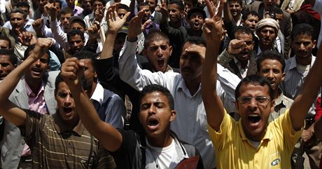 Nedlní stotisícová demonstrace v jemenském hlavním mst Saná