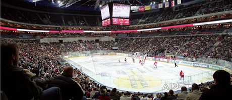 DO PRAHY NA KHL. O2 arena na pomezí Libn a Vysoan u nebude jen druhým domovem hokejové, Slavie, v pítí sezon pivítá i KHL.