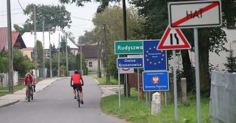 Peshraniní silnice mezi obcí Ha na Opavsku a polskými Krzyzanowicemi.