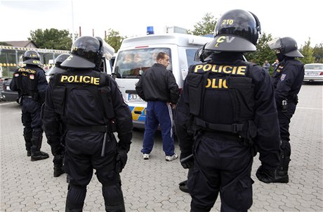 Policejní tkoodnci odeli z Nového Boru. Ilustraní snímek