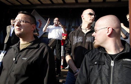 éf DSSS Tomá Vandas hovoí na demonstraci ve Varnsdorfu (10. záí 2011)