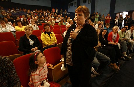 Do debaty obyvatel Varsndorfu s vedenm msta se na popud maminky zapojila i