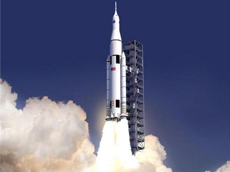 Pedpokládaná podoba první verze rakety SLS pi startu 