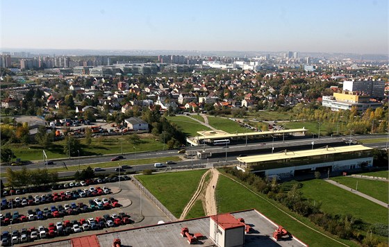 Výhled na Chodov, v popedí je stanice metra C Opatov.
