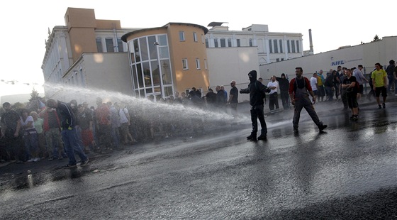 Policejní zásah proti demonstraci ve Varnsdorfu (10. záí 2011)