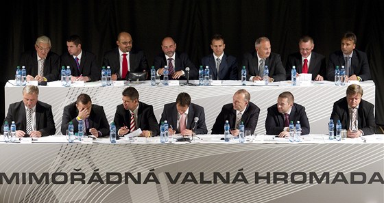 Poslední valná hromada v záí skonila fiaskem, volit se ani nezaalo.