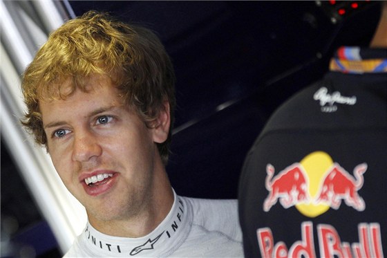 DVOD K ÚSMVU. Sebastian Vettel se v paddocku mohl usmívat, ped Velkou cenou