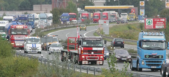 Pepojením dominantních dopravních tok z mstského systému na vyí ád se podle tvrc územního plánu metropoli uleví od obtující tranzitní dopravy. (Ilustraní snímek)