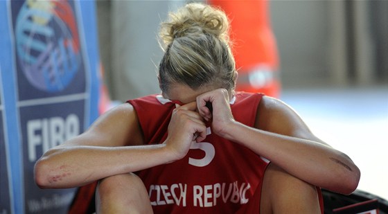 eská reprezentantka árka Jozová po tvrtfinálovém zklamání na MS v basketbalu