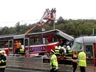 Záchranái na míst tragické nehody tramvají v Praze mezi stanicemi Kotláka a