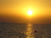 západ slunce nad moem na Kypru