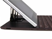 Noha podstavce tabletu Asus EEE PAD Slider. Mal otvory zna reproduktory.