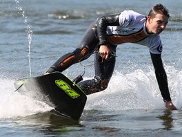 JETSURF S VÍTZEM.  Motocyklový závodník Jakub Kornfeil (na snímku) pedvedl