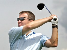 Martin Roman jako golfista na turnaji MF DNES na Karltejn (8. ervna 2006)